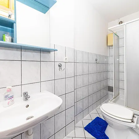 Two-bedroom In Kastel Kambelovac *