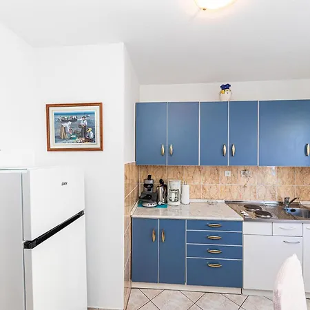 Two-bedroom In Kastel Kambelovac *