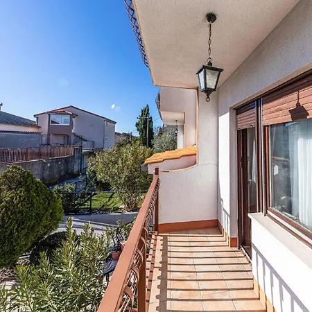 Two-bedroom In Kastel Kambelovac * Kaštela